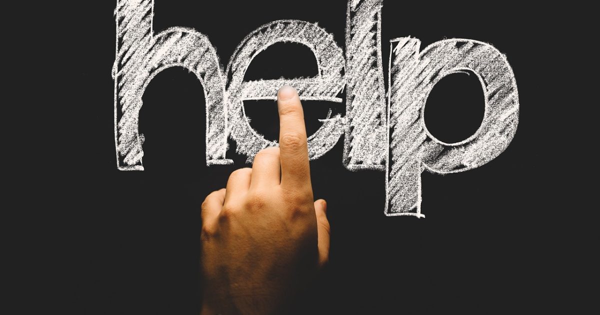 字体下载免费 在线字体预览界面截图，输入框中输入了中英混排的测试文案，下方以多种字号与字重同步渲染显示，背景为深紫色渐变